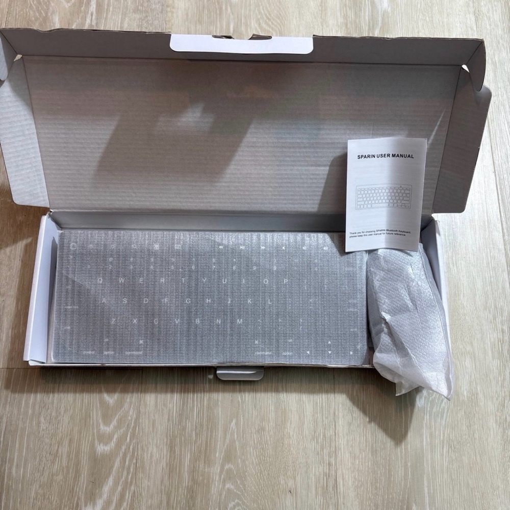 Amazon Black Wireless Keyboard Mouse Combo - Picture 2 of 3